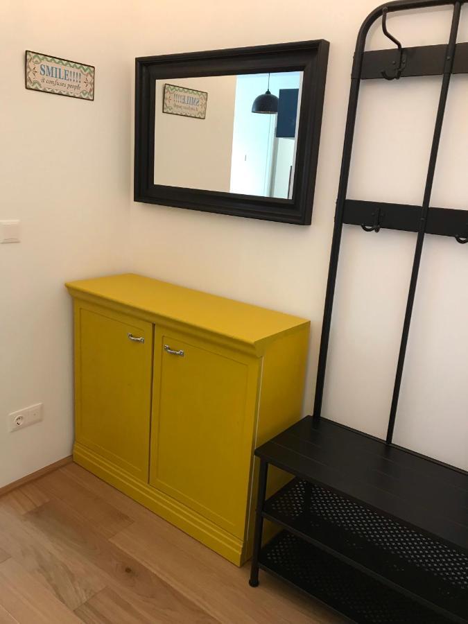 Yellow Flower Apartment With Pool - 5 Min To Lake Vienna Exterior photo